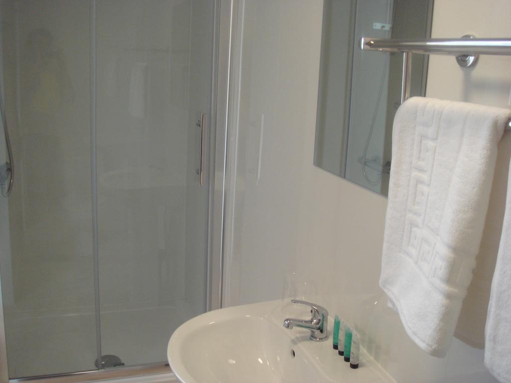 New Lomond Hotel Paisley Room photo